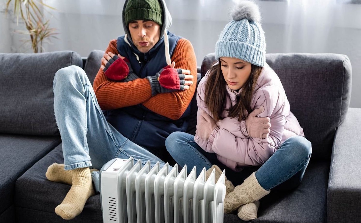 Петербуржцы жалуются на холод в квартирах: как добиться тепла 