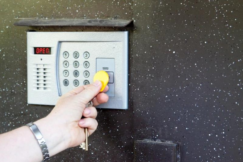 В Петербурге о чрезвычайных ситуациях начнут оповещать и через домофон